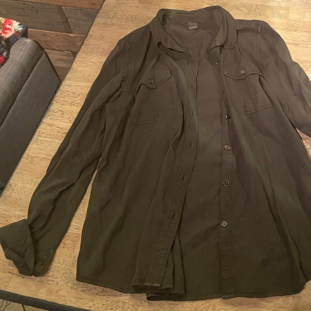 Naturals Women’s Button down blouse
